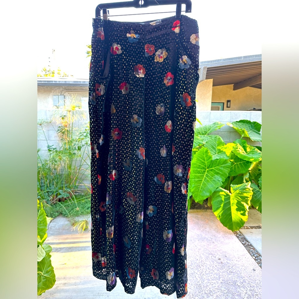 Metallic Floral Print Velvet Wide Leg Pants by Eva Franco, size 8.